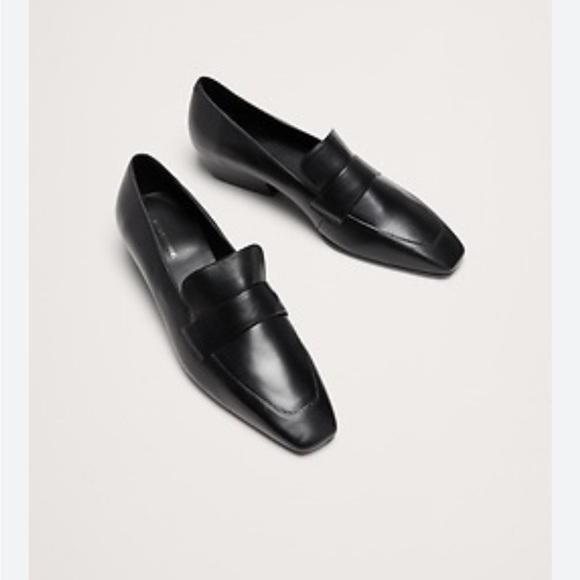 Banana Republic Shoes - Banana Republic Black Italian Leather Everyday Loafer Women’s Size 7